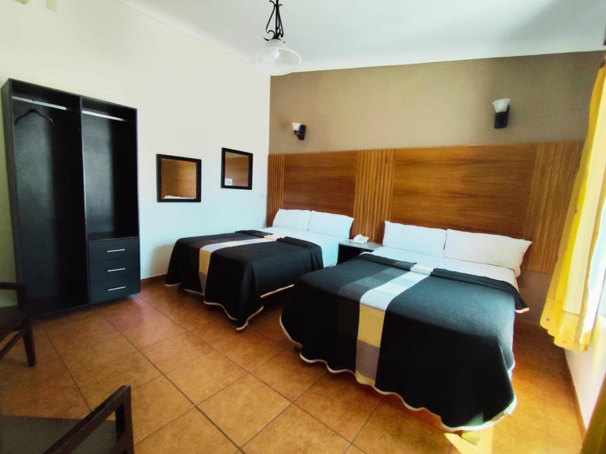 Hotel Aquiles Guadalajara Room photo